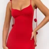 Aldona Abito da sera in jersey elasticizzato con dettagli a rosa in rosso scarlatto Aldona Abito da sera in jersey elasticizzato con dettagli a rosa in rosso scarlatto
