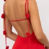 Aldona Abito da sera in jersey elasticizzato con dettagli a rosa in rosso scarlatto Aldona Abito da sera in jersey elasticizzato con dettagli a rosa in rosso scarlatto