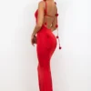 Aldona Abito da sera in jersey elasticizzato con dettagli a rosa in rosso scarlatto Aldona Abito da sera in jersey elasticizzato con dettagli a rosa in rosso scarlatto