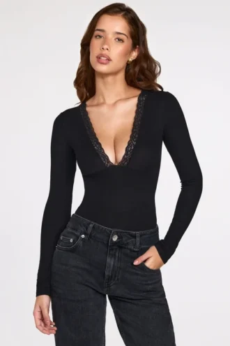 Body a maniche lunghe con scollo profondo in modal a coste Verity, colore nero