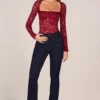 Body con pizzo a maniche lunghe Letizia in rosso ciliegia Body con pizzo a maniche lunghe Letizia in rosso ciliegia