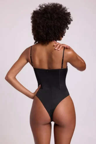 Body corsetto con scollo a V e allacciatura in raso Yelda, nero