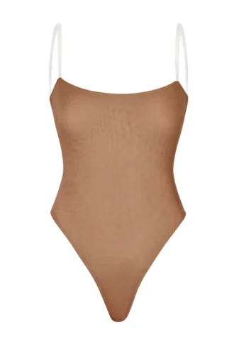 Body intimo con tanga e spalline invisibili in morbida rete, colore Miele