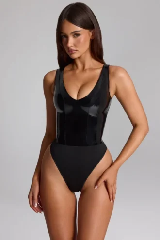 Body Siana in vinile lucido con scollo a V, colore nero