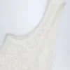 Body Zayla in pizzo trasparente con scollo a V smerlato, colore bianco Body Zayla in pizzo trasparente con scollo a V smerlato, colore bianco