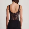 Body Zayla in pizzo trasparente con scollo a V smerlato, nero Body Zayla in pizzo trasparente con scollo a V smerlato, nero
