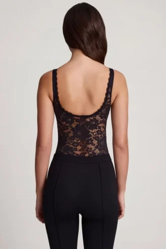 Body Zayla in pizzo trasparente con scollo a V smerlato, nero
