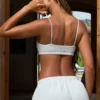 Bralette con scollo quadrato in grigio chiaro Bralette con scollo quadrato in grigio chiaro