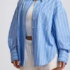 Camicia oversize in popeline di cotone a righe blu