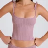 Canotta con lacci in maglia a coste color malva Canotta con lacci in maglia a coste color malva