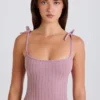 Canotta con lacci in maglia a coste color malva Canotta con lacci in maglia a coste color malva