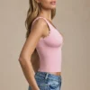 Canotta Elinda con scollo a V e bordi smerlati in TENCEL™ Modal, colore rosa tenue Canotta Elinda con scollo a V e bordi smerlati in TENCEL™ Modal, colore rosa tenue