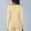 Cardigan a maniche lunghe in maglia Tahlia, colore giallo burro Cardigan a maniche lunghe in maglia Tahlia, colore giallo burro