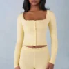 Cardigan a maniche lunghe in maglia Tahlia, colore giallo burro Cardigan a maniche lunghe in maglia Tahlia, colore giallo burro