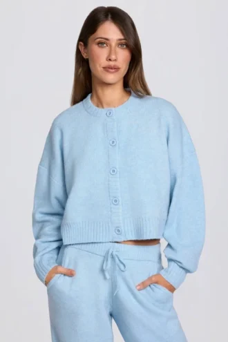 Cardigan corto in maglia blu polvere Cardigan corto in maglia blu polvere