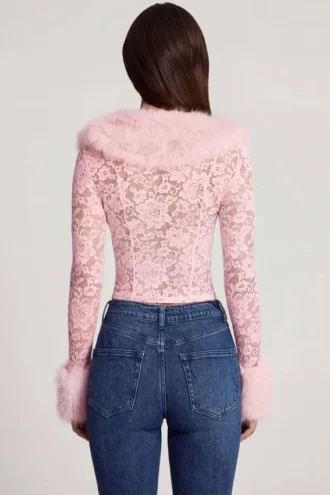 Cardigan Noemy in pizzo trasparente con bordi in pelliccia sintetica, colore rosa