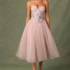 Corsetto senza coppe con lacci decorati Elia in rosa floreale Corsetto senza coppe con lacci decorati Elia in rosa floreale