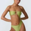 Costume intero a fascia con cut-out e decorazioni in perline Miami in verde pera Costume intero a fascia con cut-out e decorazioni in perline Miami in verde pera