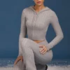 Felpa con cappuccio e zip in maglia a trecce grigio melange Felpa con cappuccio e zip in maglia a trecce grigio melange