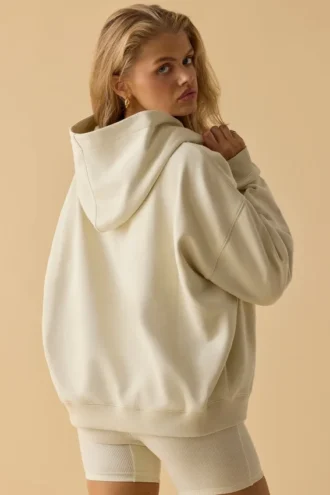 Felpa con cappuccio oversize in color osso Felpa con cappuccio oversize in color osso