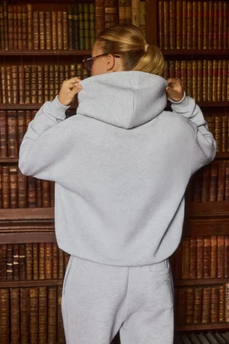 Felpa con cappuccio oversize ricamata in grigio melange