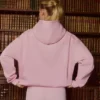 Felpa con cappuccio oversize ricamata in rosa cipria Felpa con cappuccio oversize ricamata in rosa cipria