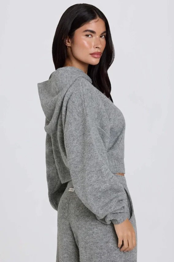 Felpa corta con cappuccio e zip in morbida maglia, colore grigio Felpa corta con cappuccio e zip in morbida maglia, colore grigio