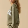 Felpa oversize a girocollo in Soft Olive
