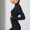 Giacca con zip a maniche lunghe in nero Giacca con zip a maniche lunghe in nero