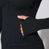 Giacca con zip a maniche lunghe in nero Giacca con zip a maniche lunghe in nero