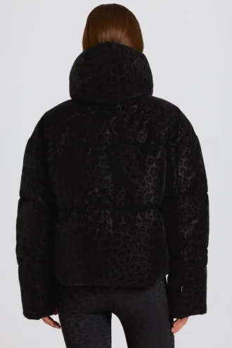 Giacca da sci oversize corta impermeabile in nero leopardato Giacca da sci oversize corta impermeabile in nero leopardato