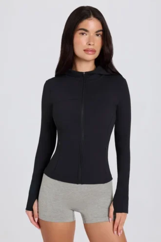 Giacca intermedia con cappuccio Soft Active in nero