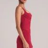 Gonna aderente a vita media con spacco Tula in rosso ciliegia Gonna aderente a vita media con spacco Tula in rosso ciliegia