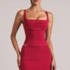 Gonna aderente a vita media con spacco Tula in rosso ciliegia Gonna aderente a vita media con spacco Tula in rosso ciliegia