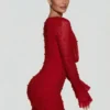 Grazioso vestito corto rosso a maniche lunghe con scollo profondo Grazioso vestito corto rosso a maniche lunghe con scollo profondo