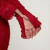 Grazioso vestito corto rosso a maniche lunghe con scollo profondo Grazioso vestito corto rosso a maniche lunghe con scollo profondo