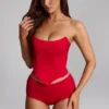 Hot pants a vita bassa in jersey elasticizzato Sabrine in rosso fuoco Hot pants a vita bassa in jersey elasticizzato Sabrine in rosso fuoco