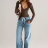 Jeans a gamba dritta con coulisse Faedra in lavaggio medio Jeans a gamba dritta con coulisse Faedra in lavaggio medio