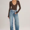 Jeans a gamba dritta con coulisse Faedra in lavaggio medio Jeans a gamba dritta con coulisse Faedra in lavaggio medio