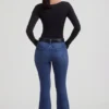Jeans a vita alta svasati Jacey in lavaggio indaco Jeans a vita alta svasati Jacey in lavaggio indaco