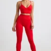 Leggings a vita alta Define Luxe in rosso Leggings a vita alta Define Luxe in rosso