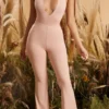 Leggings Petite Figure You Out con spacco sul fondo in color cipria Leggings Petite Figure You Out con spacco sul fondo in color cipria