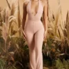Leggings Petite Figure You Out con spacco sul fondo in color cipria Leggings Petite Figure You Out con spacco sul fondo in color cipria