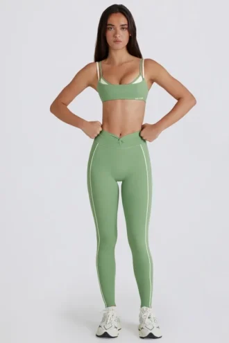 Leggings Soft Active con parte anteriore intrecciata in verde