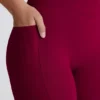 Leggings svasati Soft Active con tasche e vita a V in bordeaux Leggings svasati Soft Active con tasche e vita a V in bordeaux