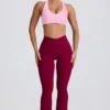 Leggings svasati Soft Active con tasche e vita a V in bordeaux Leggings svasati Soft Active con tasche e vita a V in bordeaux