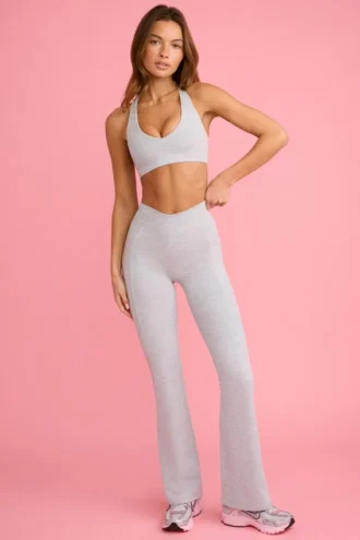 Leggings svasati Soft Active con tasche e vita a V in grigio