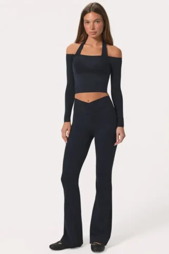 Leggings svasati Soft Active con vita a V in nero