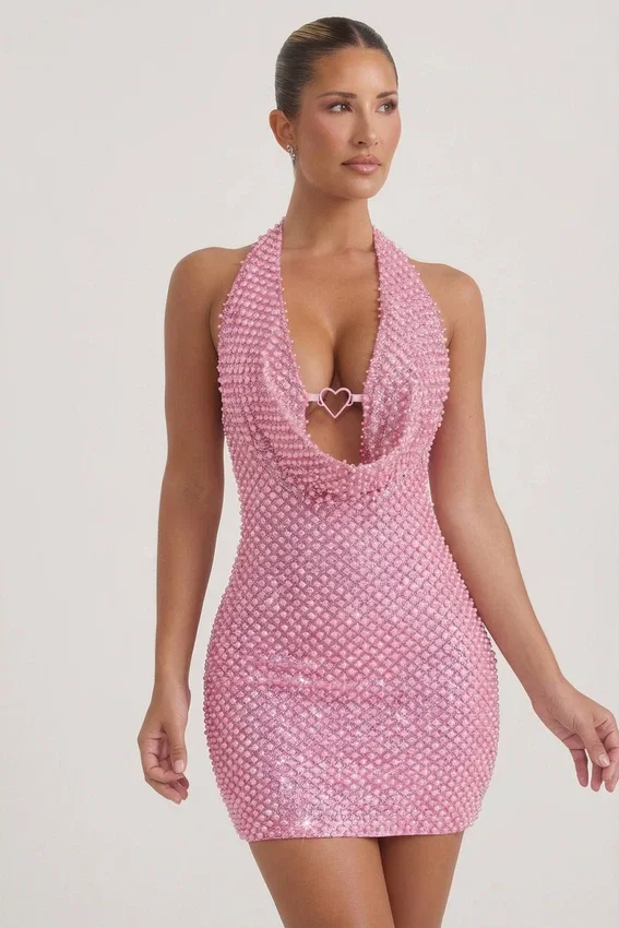 Mabella Vestito corto con collo a cappuccio e dettagli a cuore in rosa Mabella Vestito corto con collo a cappuccio e dettagli a cuore in rosa