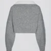 Maglione corto con collo a strati in maglia morbida, colore grigio Maglione corto con collo a strati in maglia morbida, colore grigio